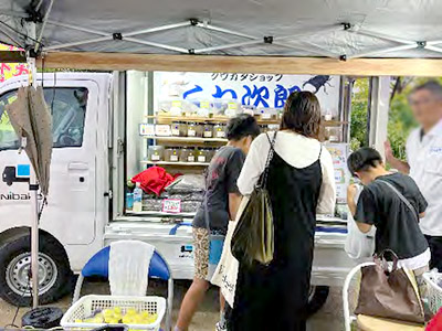 くわ次郎様 出店の様子